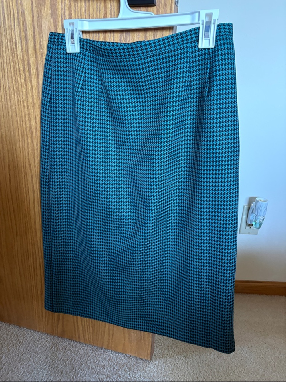 Vintage Southern Lady Classic Teal and Black Houndstooth Pencil Skirt
